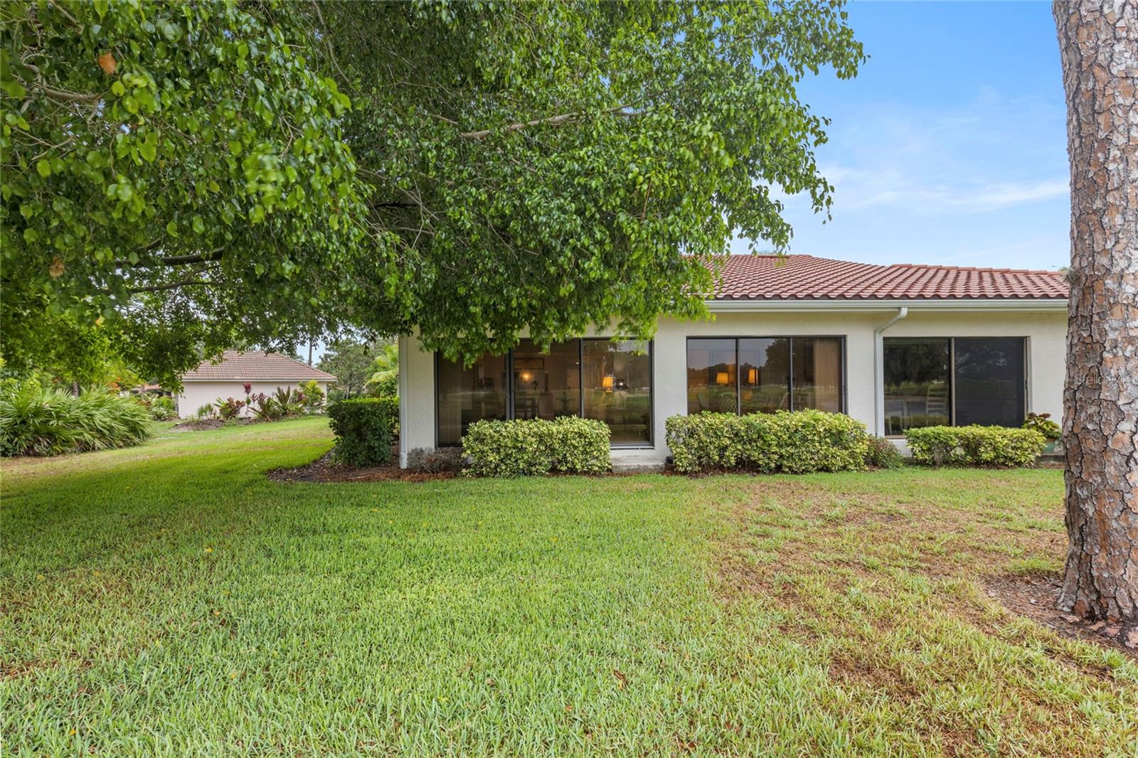 GOLF POINTE AT PALM-AIRE CC SEC III - Residential