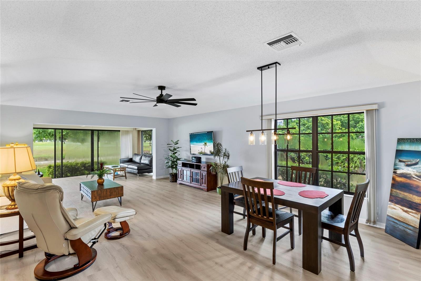 GOLF POINTE AT PALM-AIRE CC SEC III - Residential