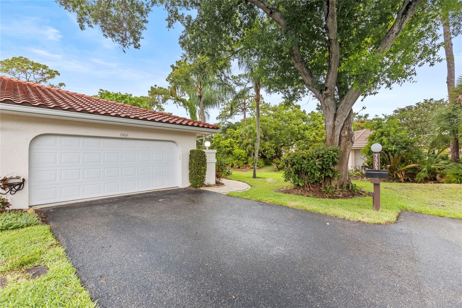 GOLF POINTE AT PALM-AIRE CC SEC III - Residential