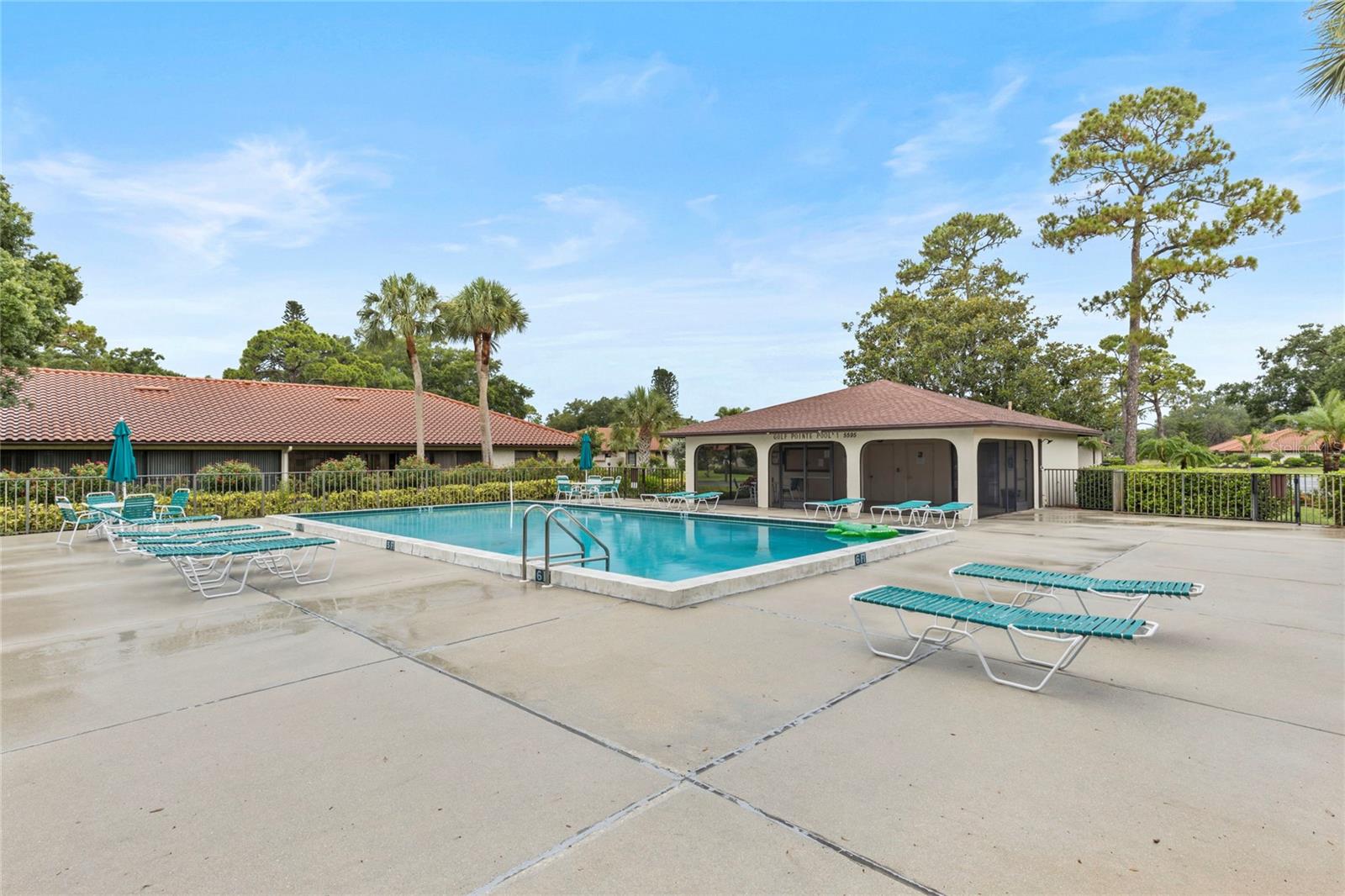 GOLF POINTE AT PALM-AIRE CC SEC III - Residential