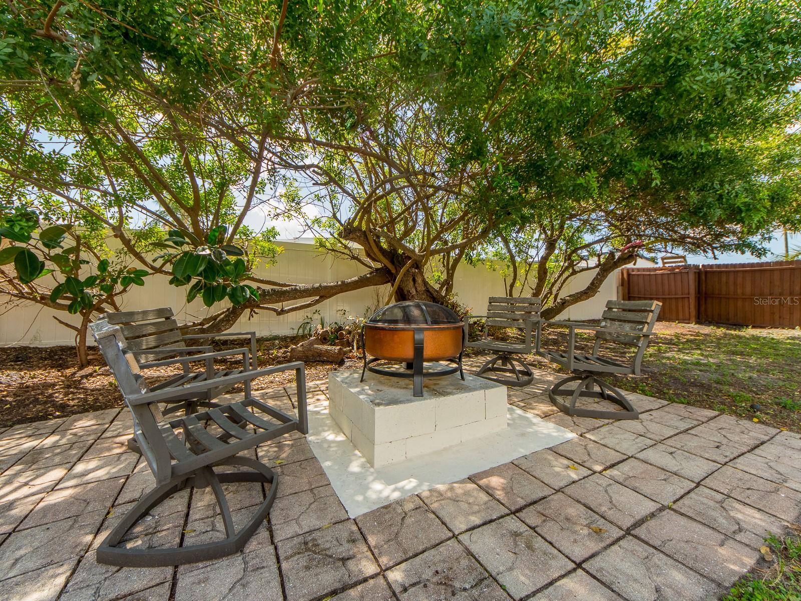 FLORAL GARDENS - Residential