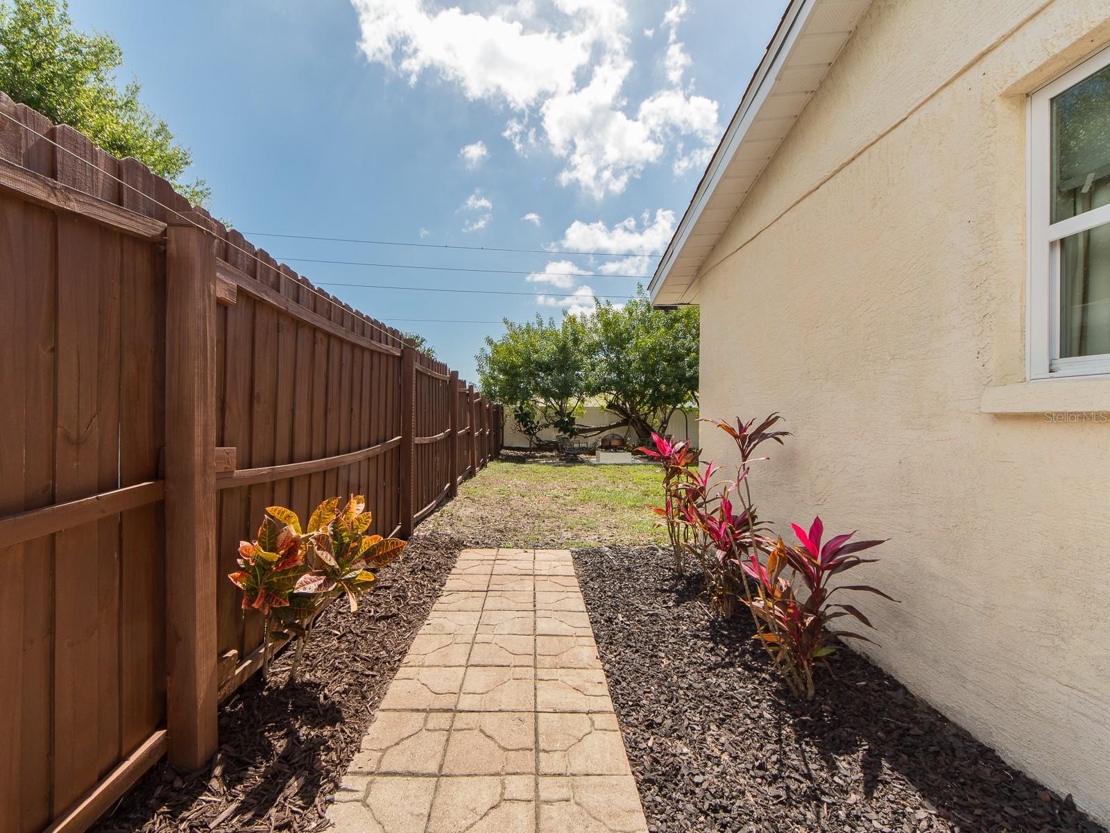 FLORAL GARDENS - Residential