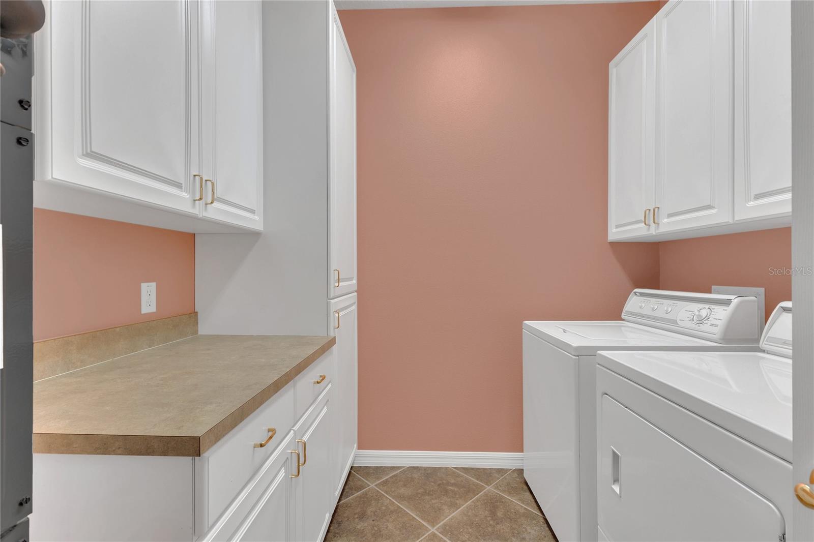 TOWN CENTER VILLAS - Residential