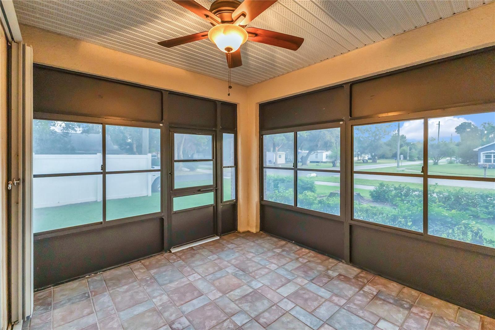 TOWN CENTER VILLAS - Residential