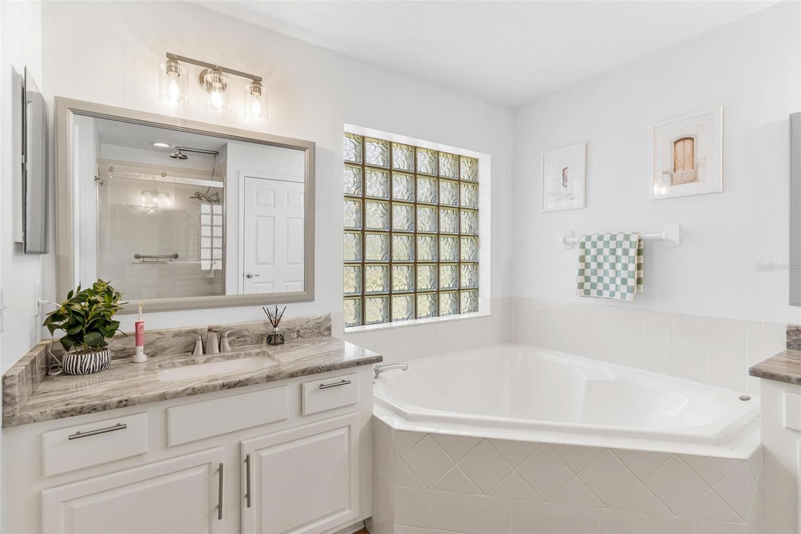 OAKMONT AT SILVER LAKE SUB - Residential