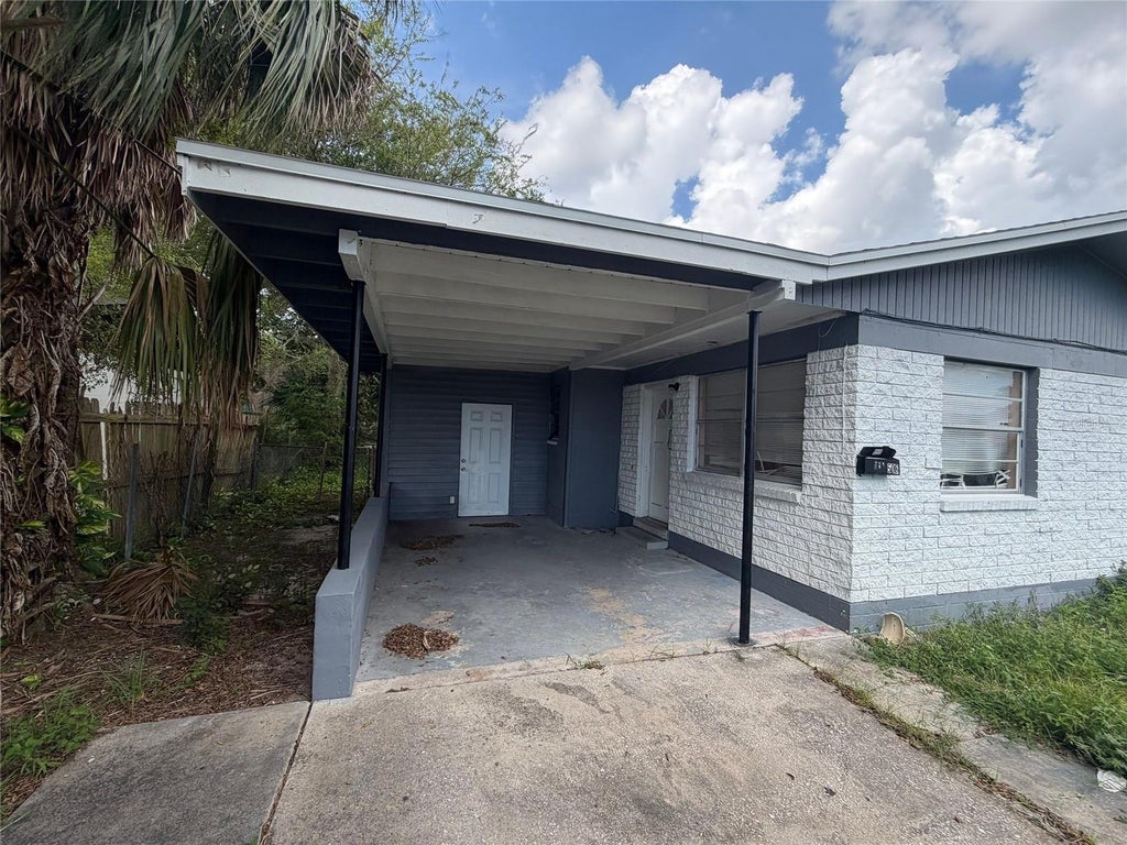 Photo of 508 S Caroline Street, Daytona Beach, FL 32114 (MLS # TB8554552)