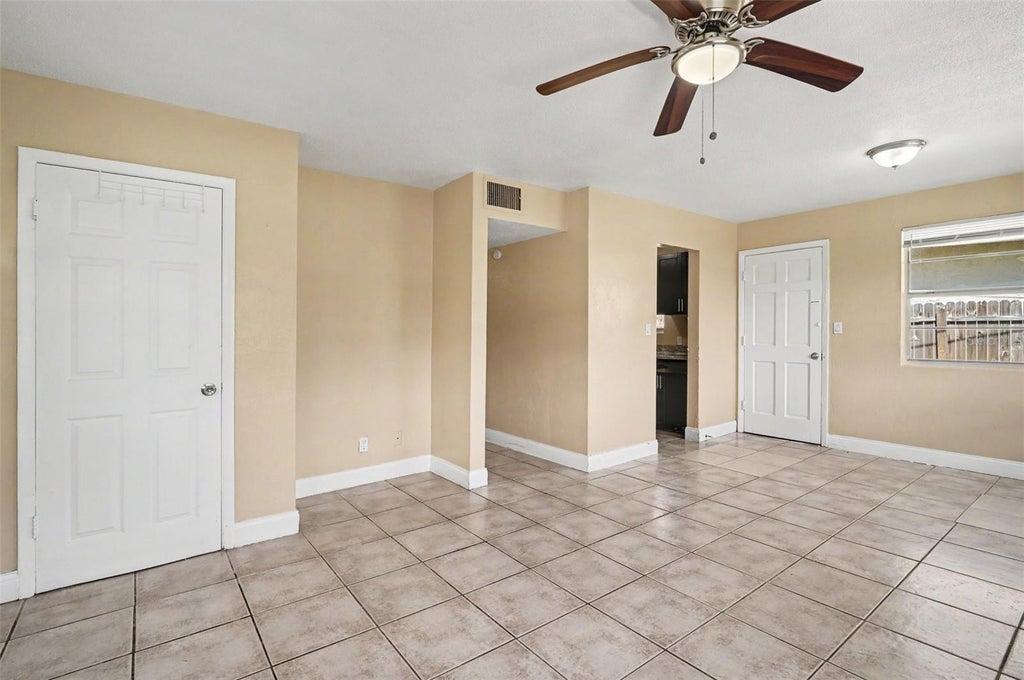 Photo of 508 S Caroline Street, Daytona Beach, FL 32114 (MLS # TB8554552)