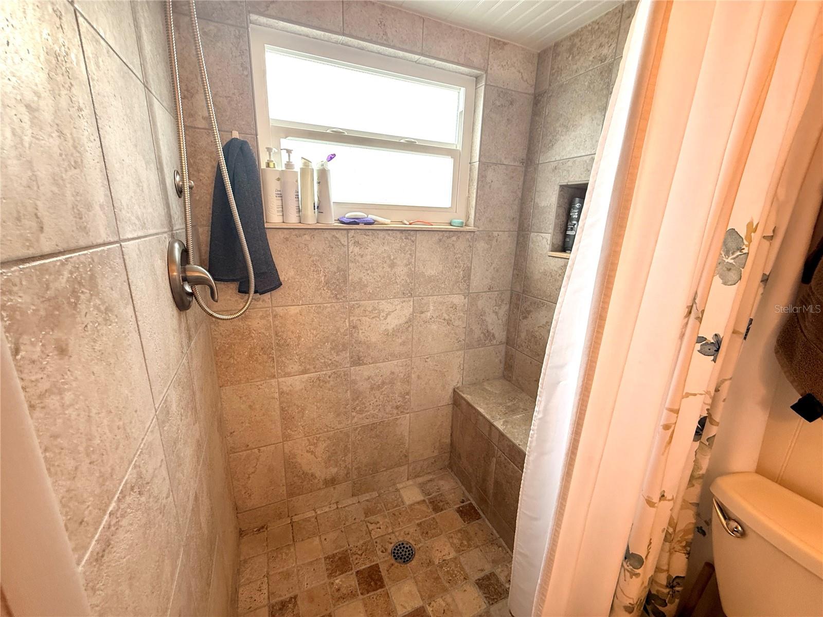 THE LAKES - Residential