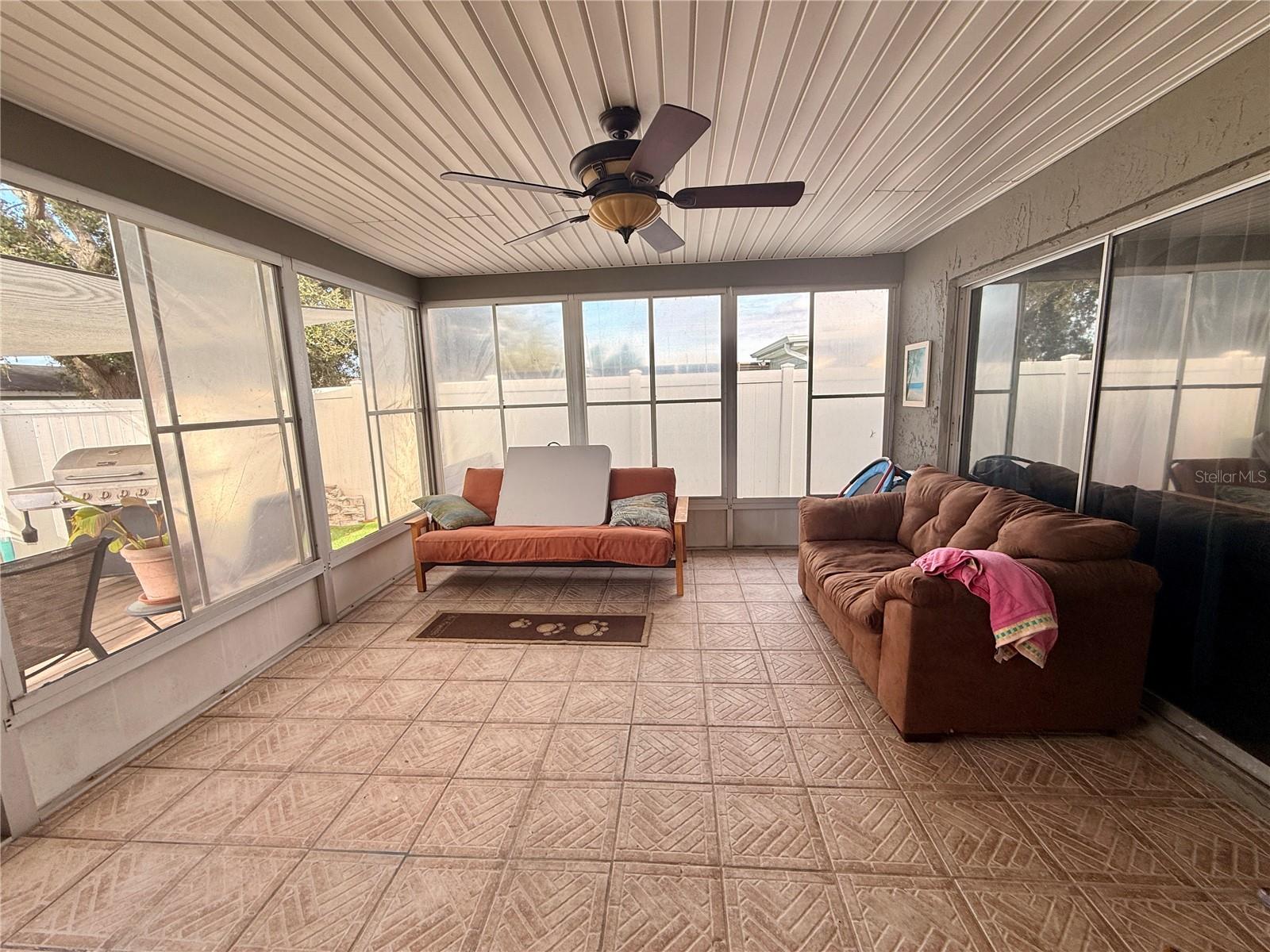 THE LAKES - Residential