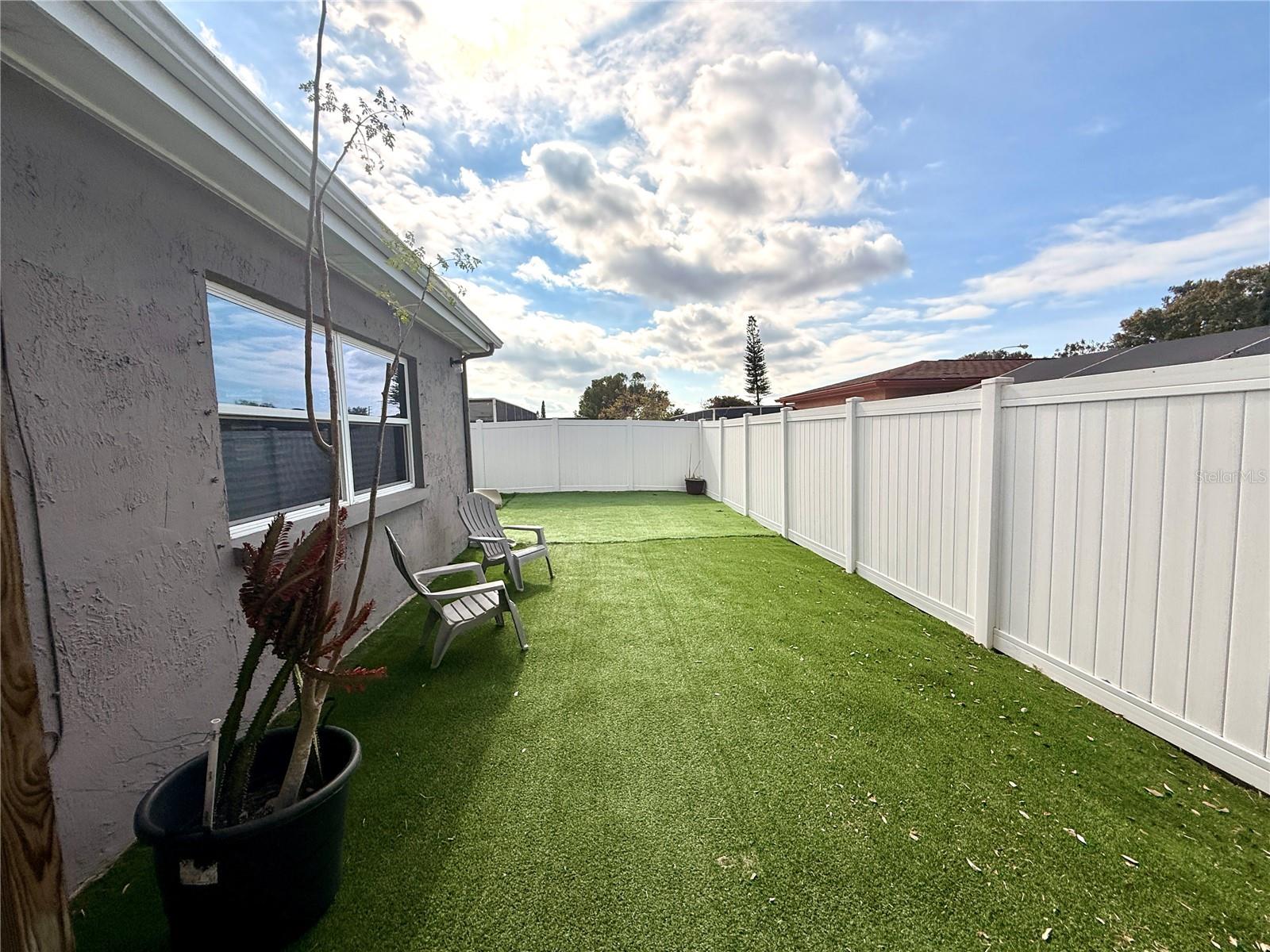 THE LAKES - Residential