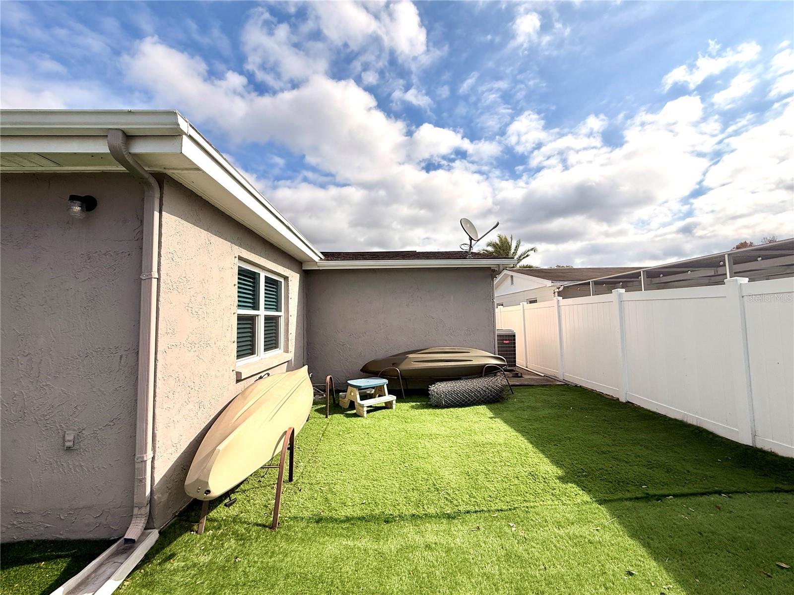 THE LAKES - Residential