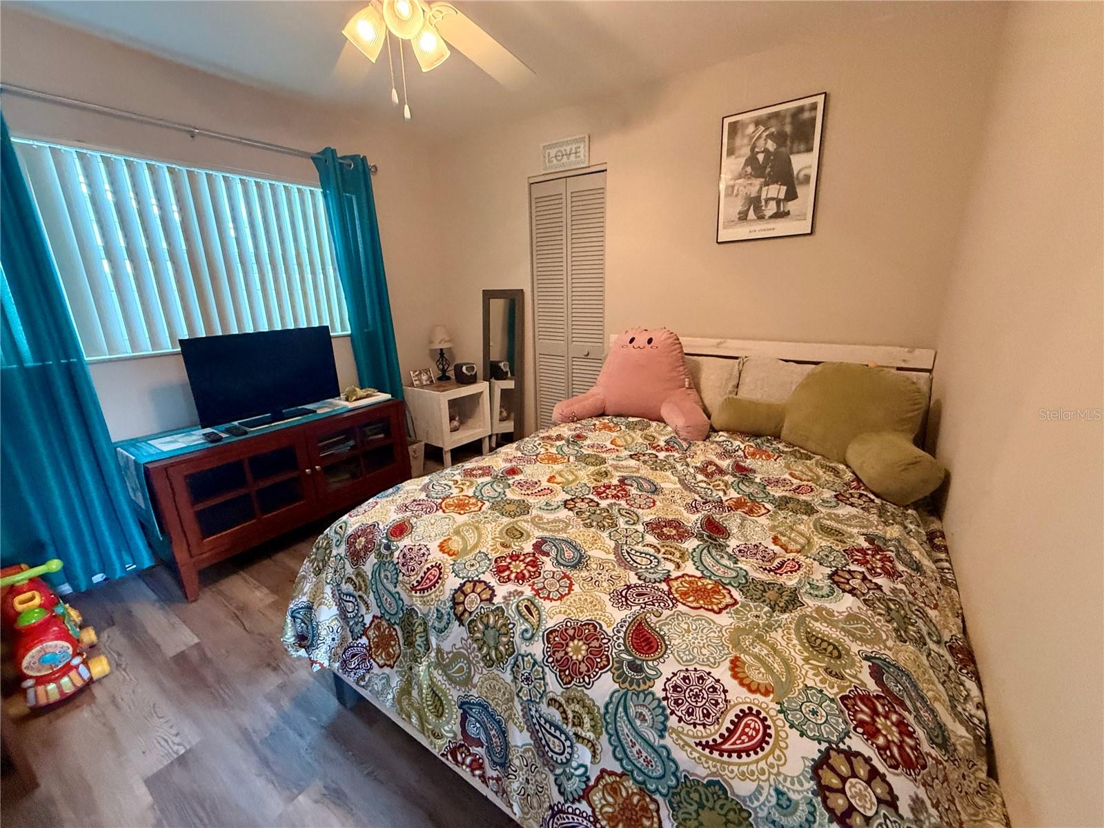 THE LAKES - Residential