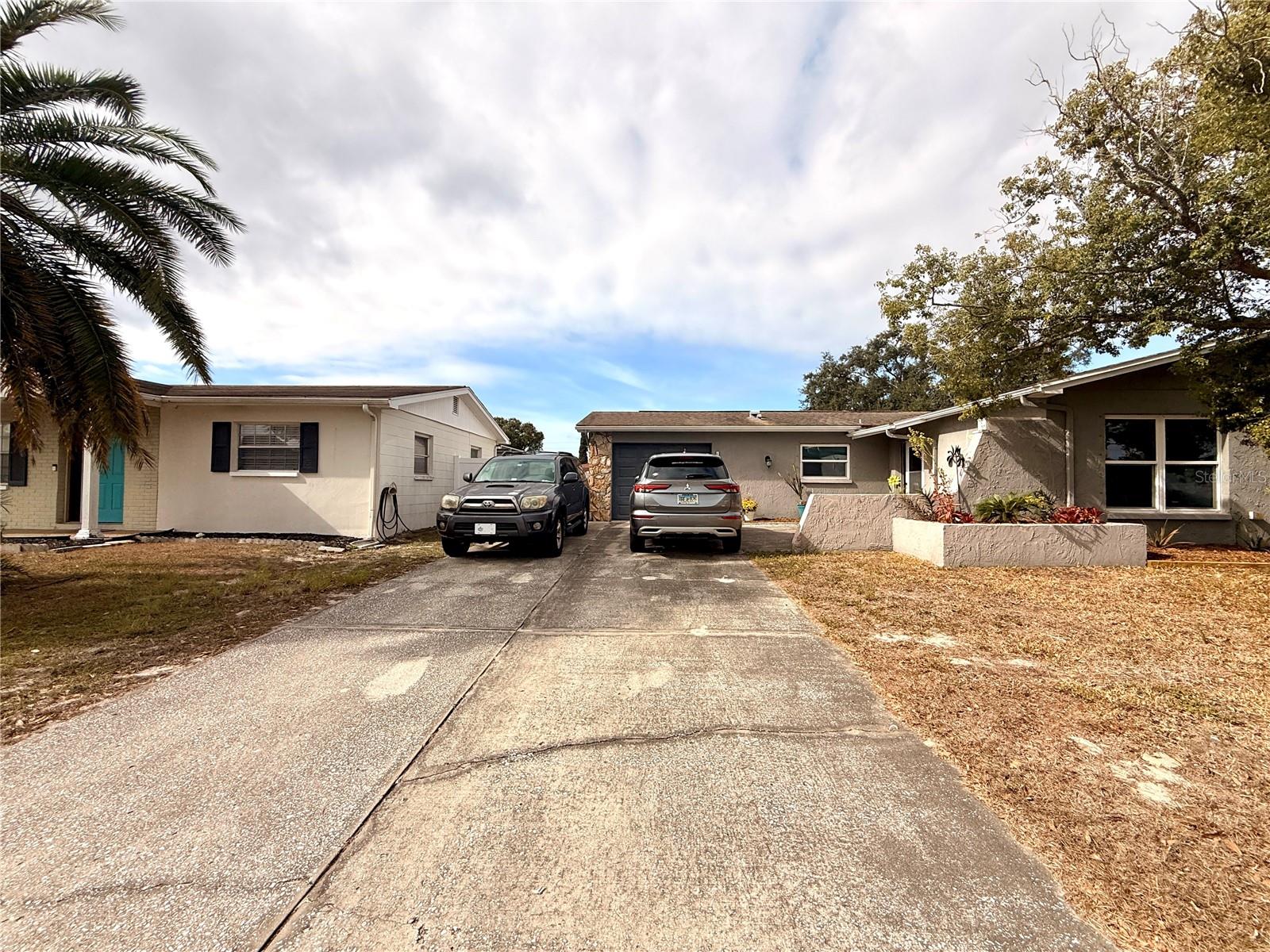 THE LAKES - Residential