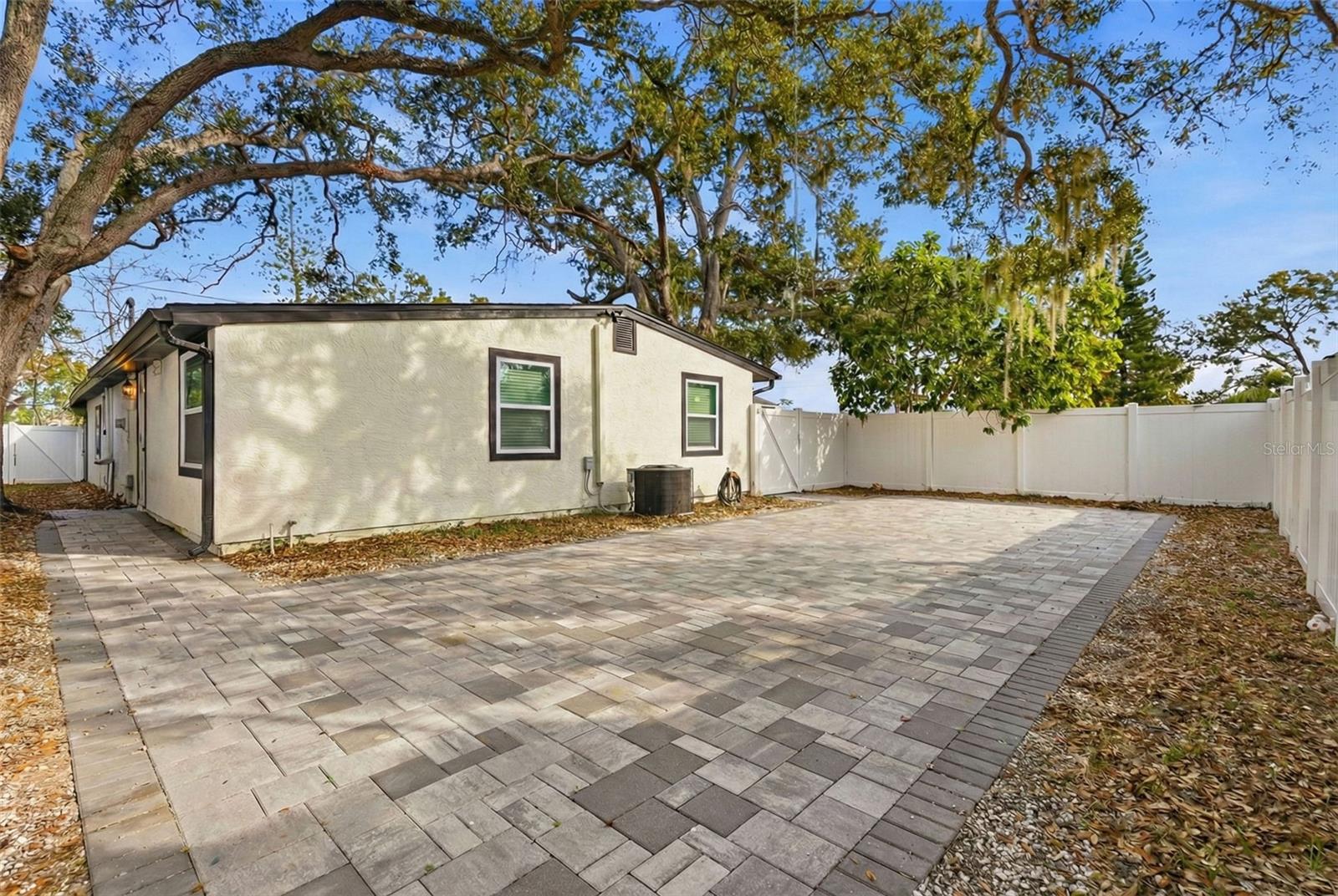 GULF GROVE - Residential