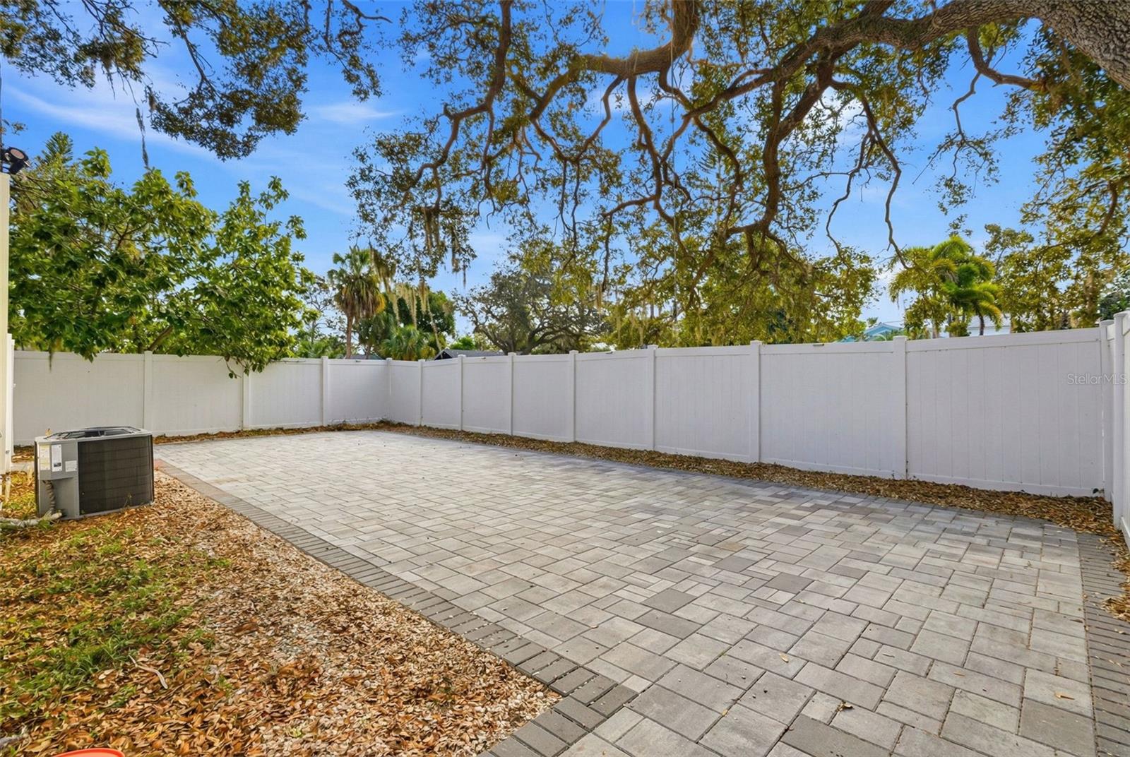 GULF GROVE - Residential