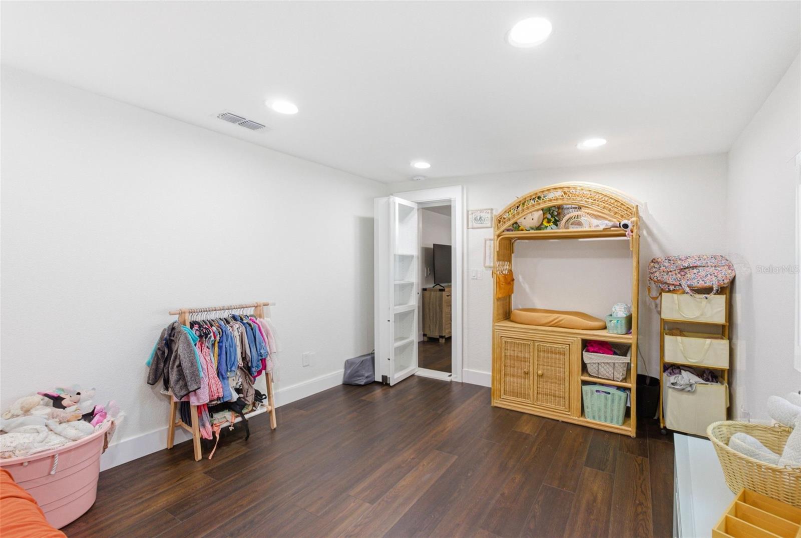 GULF GROVE - Residential