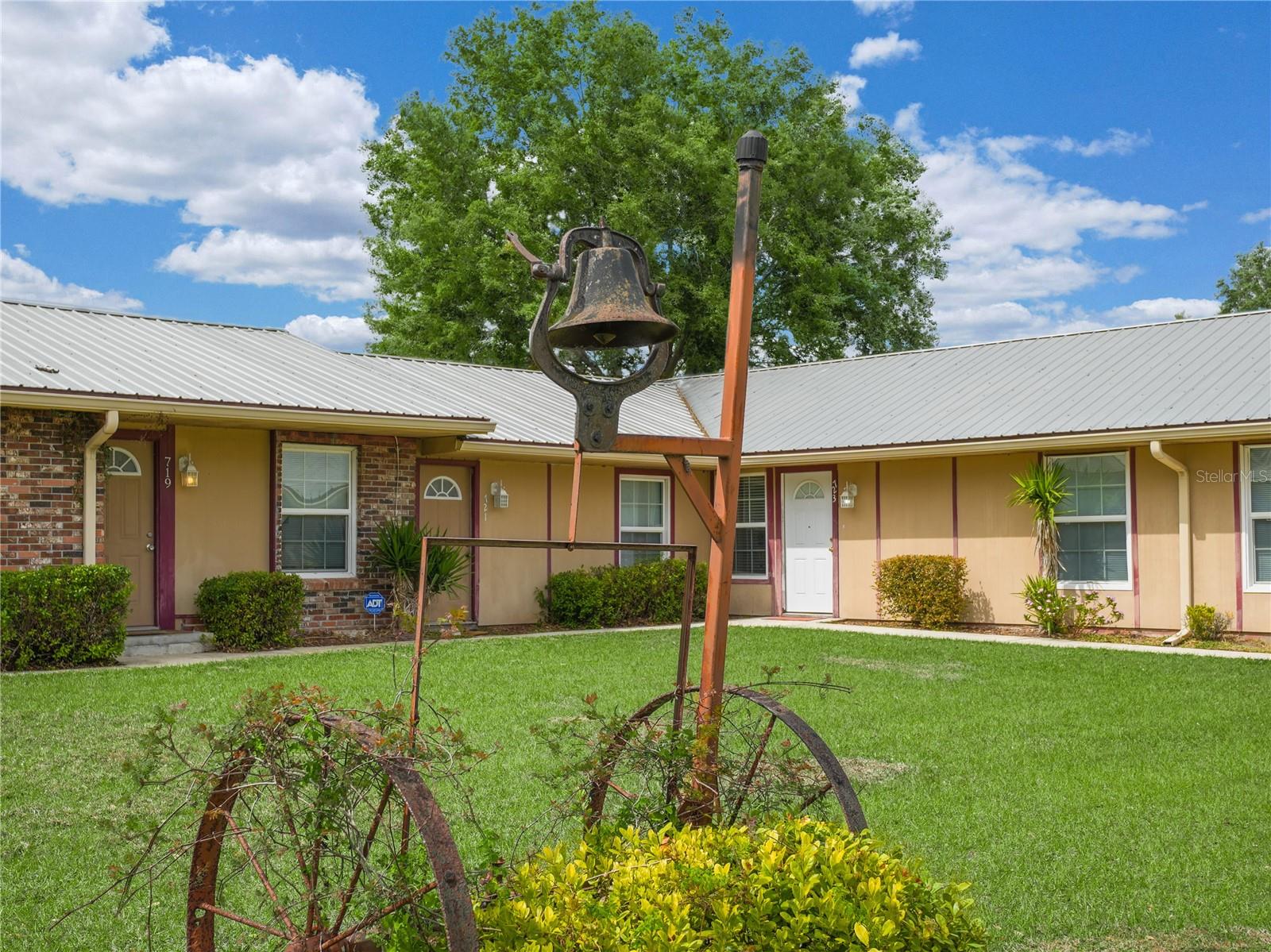 GROVE ACRES - Commercial Sale