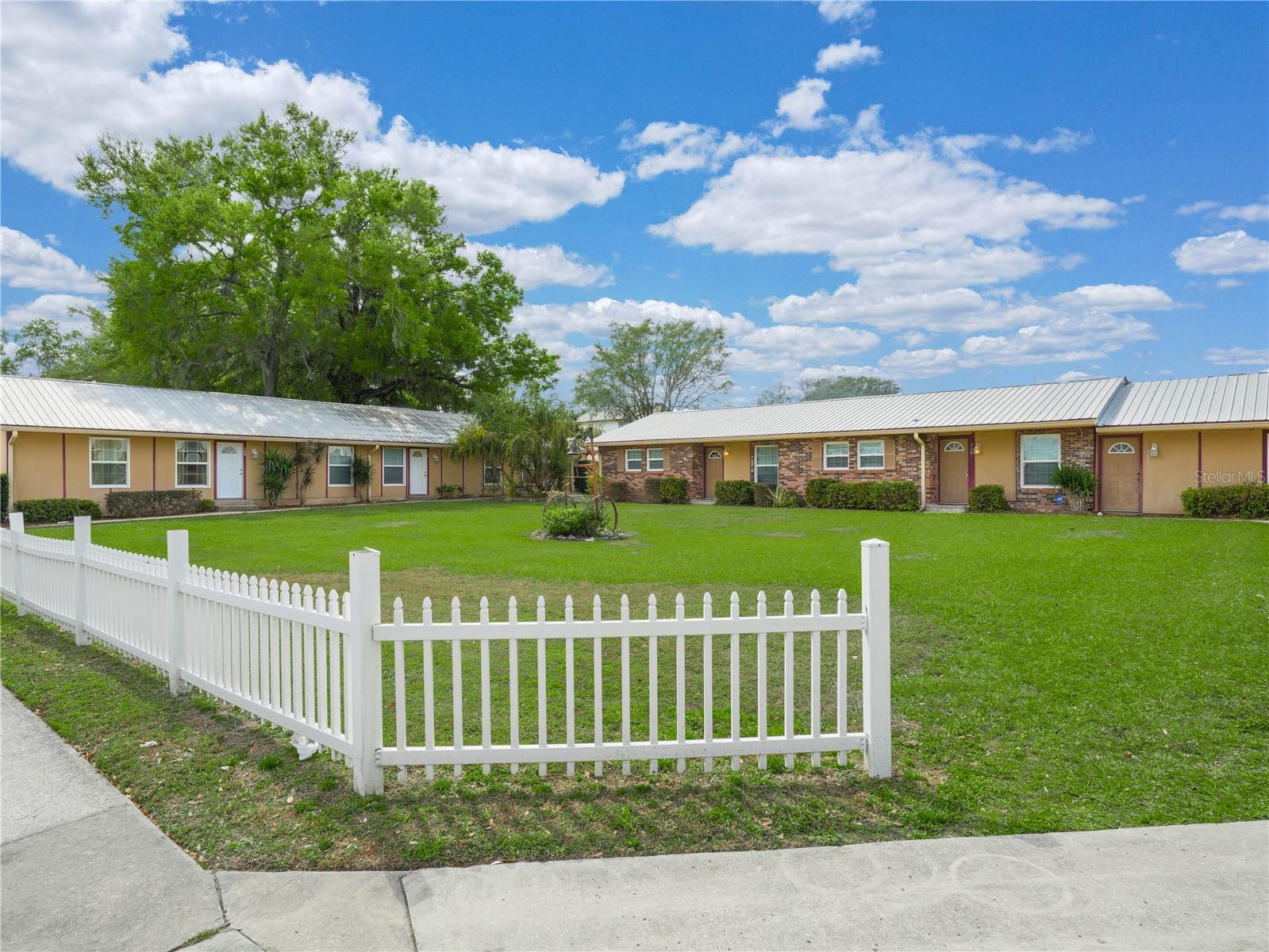 GROVE ACRES - Commercial Sale