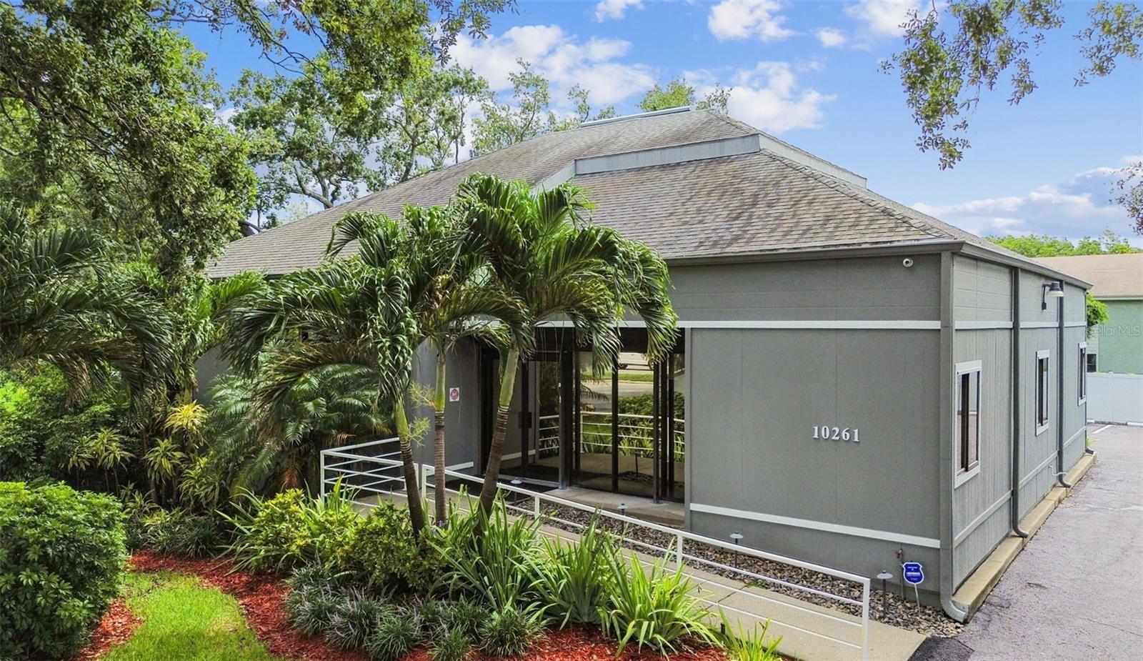 Move-in ready with prominent sign monument
Highly visible central location to the Tampa Bay area: Gandy Blvd. Bypass + 4th Street North.
Abundant Parking: 13 Parking Spaces – Includes 1 handicap parking space