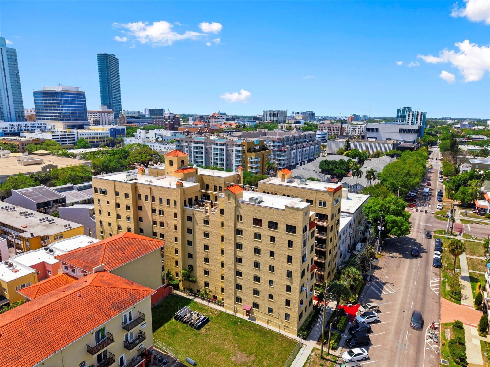 FLORI DE LEON APTS CO-OP - Residential