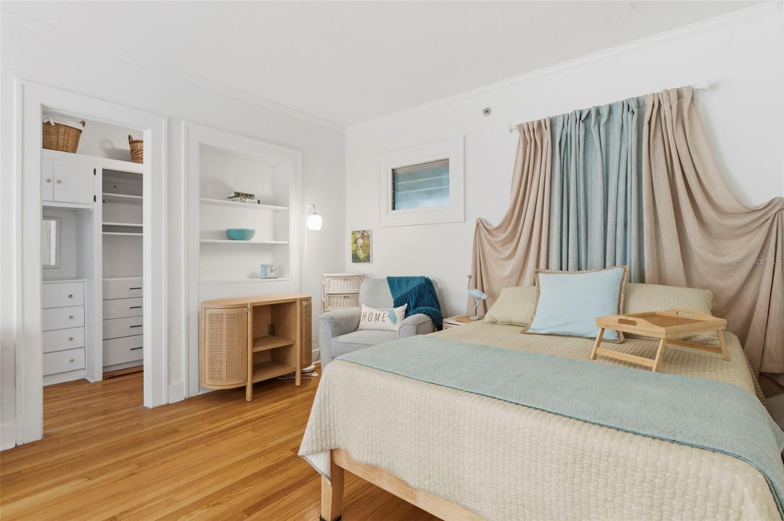 FLORI DE LEON APTS CO-OP - Residential