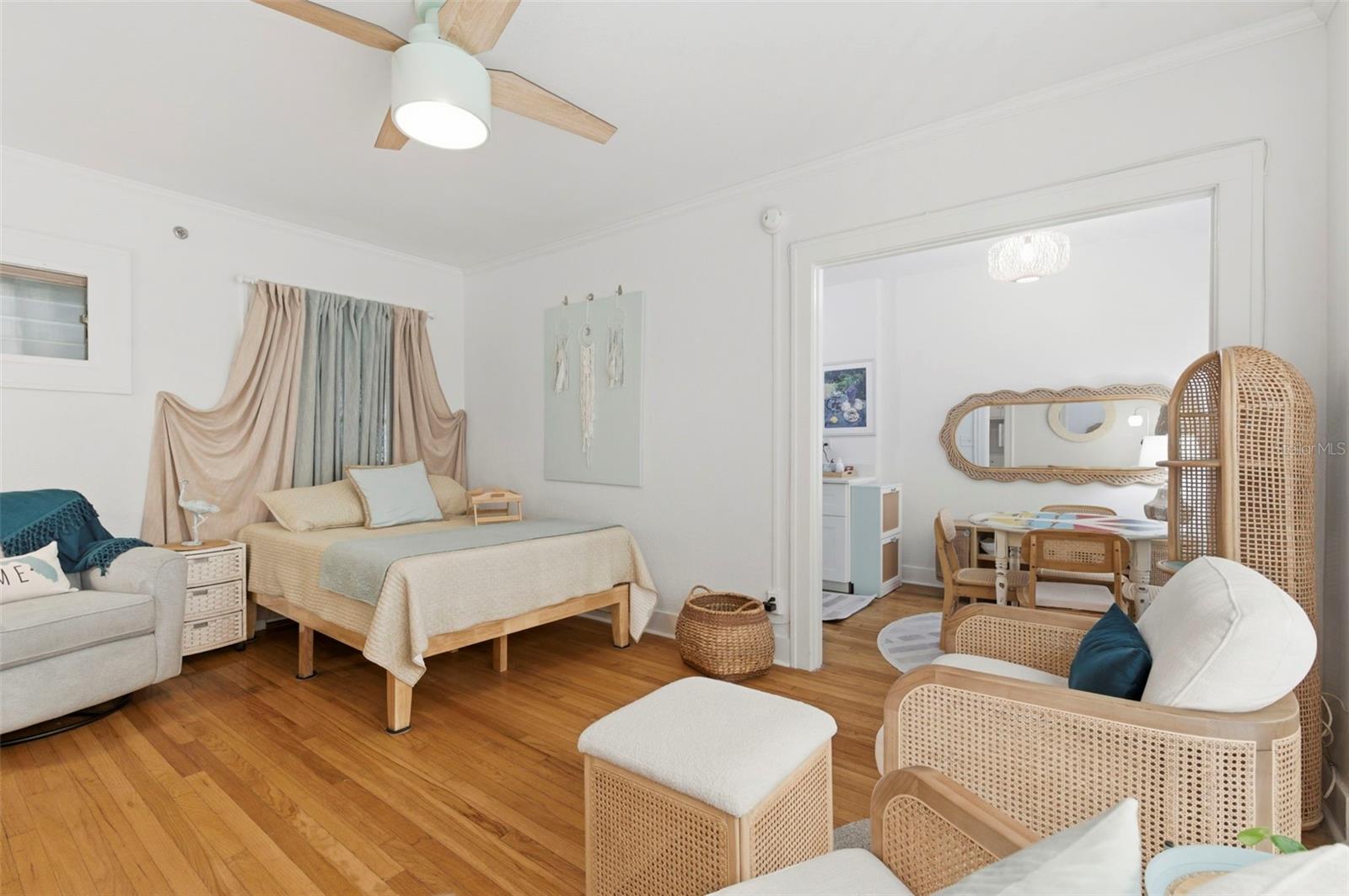 FLORI DE LEON APTS CO-OP - Residential