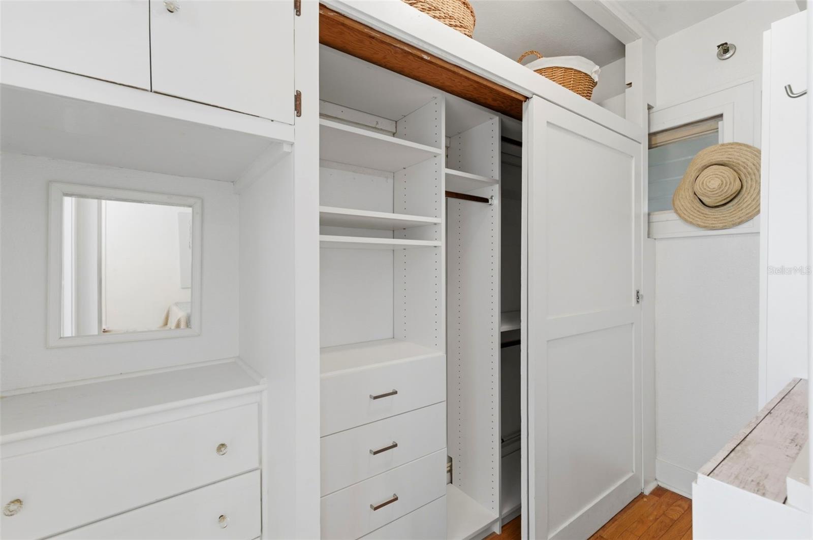 FLORI DE LEON APTS CO-OP - Residential