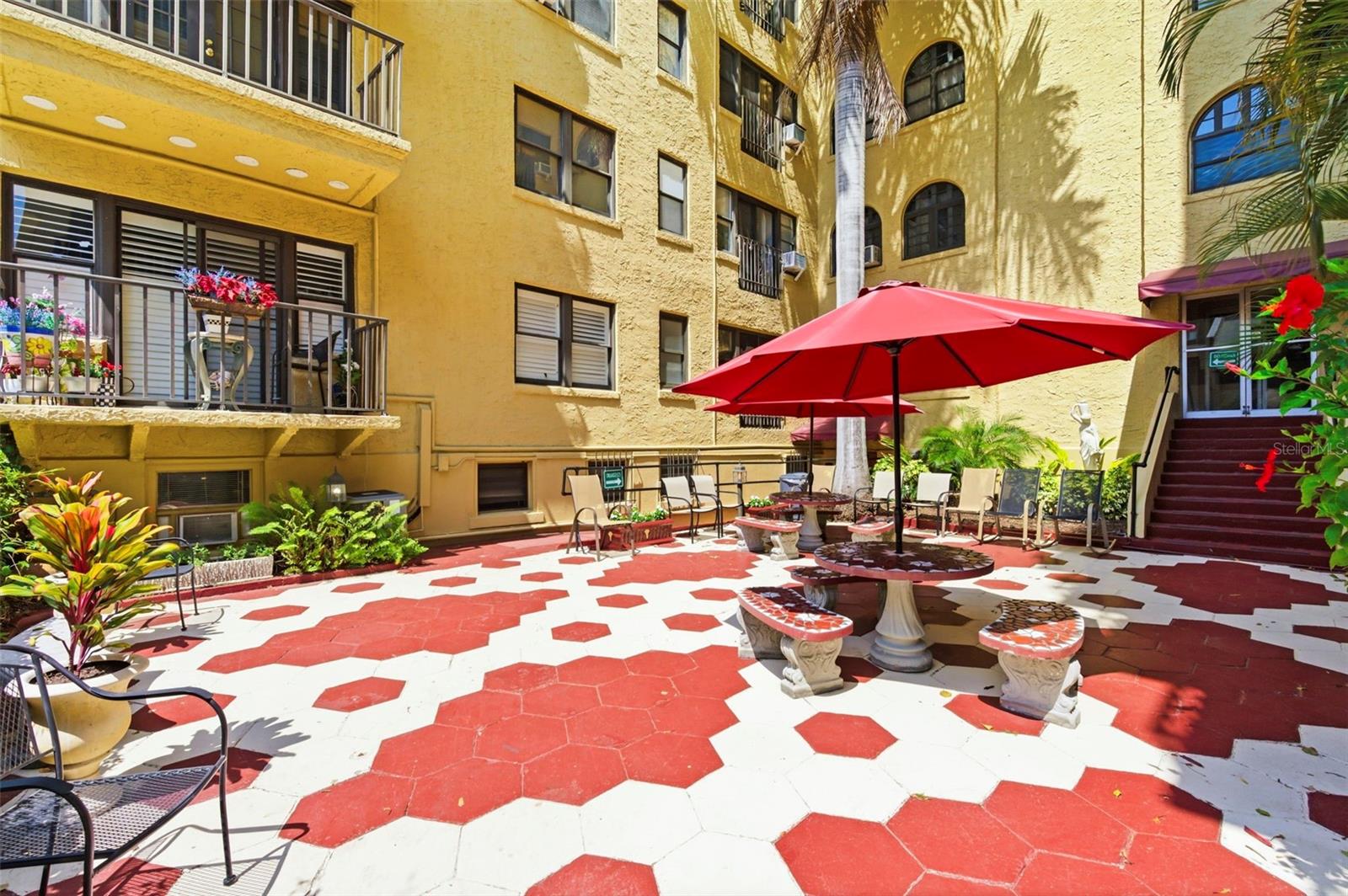 FLORI DE LEON APTS CO-OP - Residential