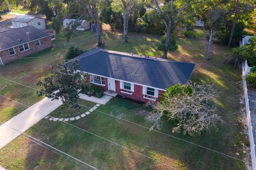 Photo of 500 College Avenue, Fruitland Park, FL 34731 (MLS # G5105039)