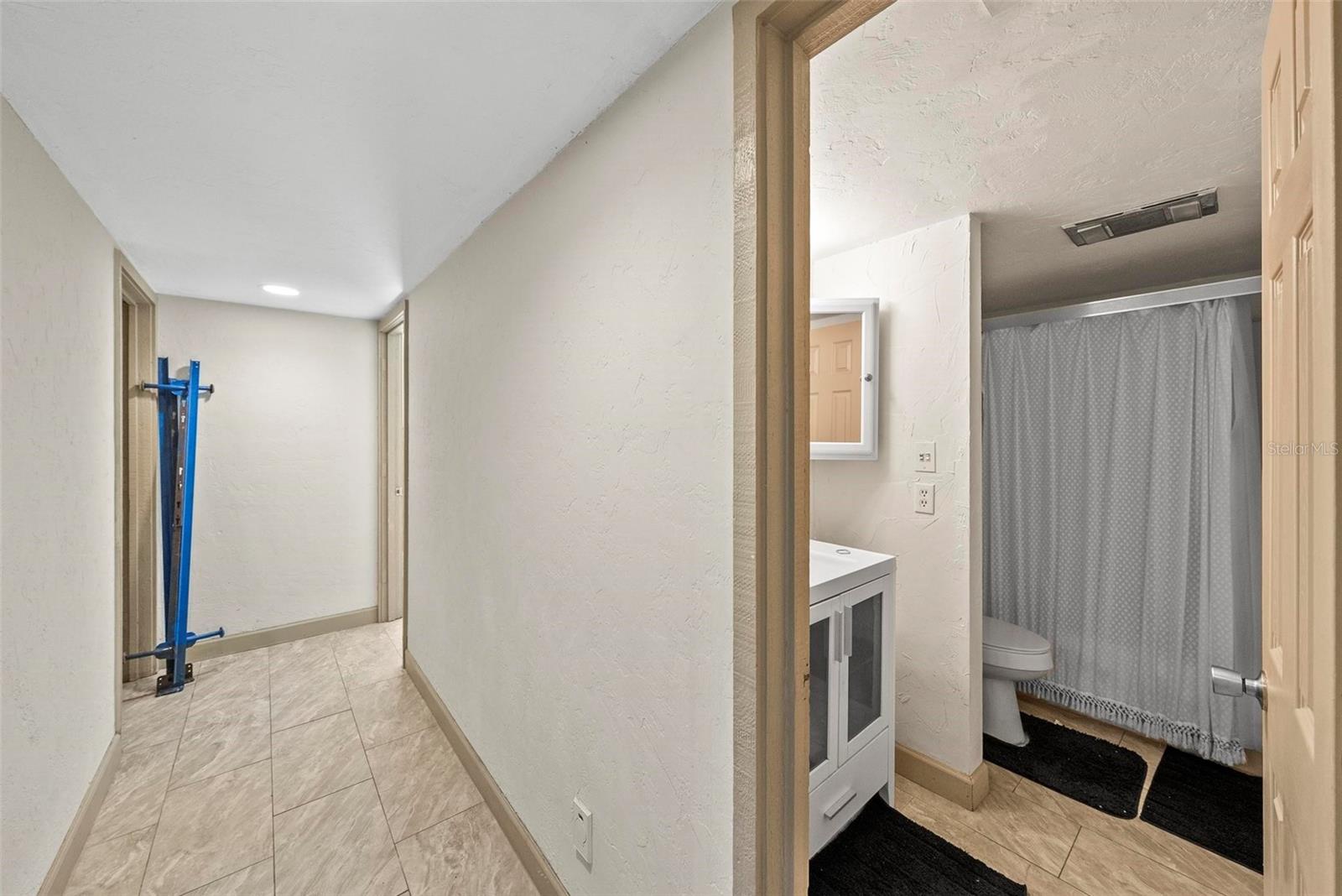 GRENELEFE CAMELOT CONDO UNIT 04 PH 01 - Residential