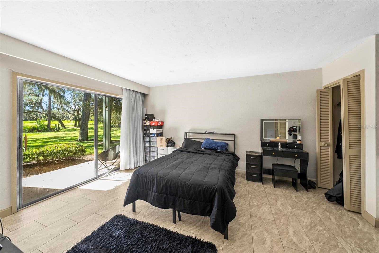 GRENELEFE CAMELOT CONDO UNIT 04 PH 01 - Residential