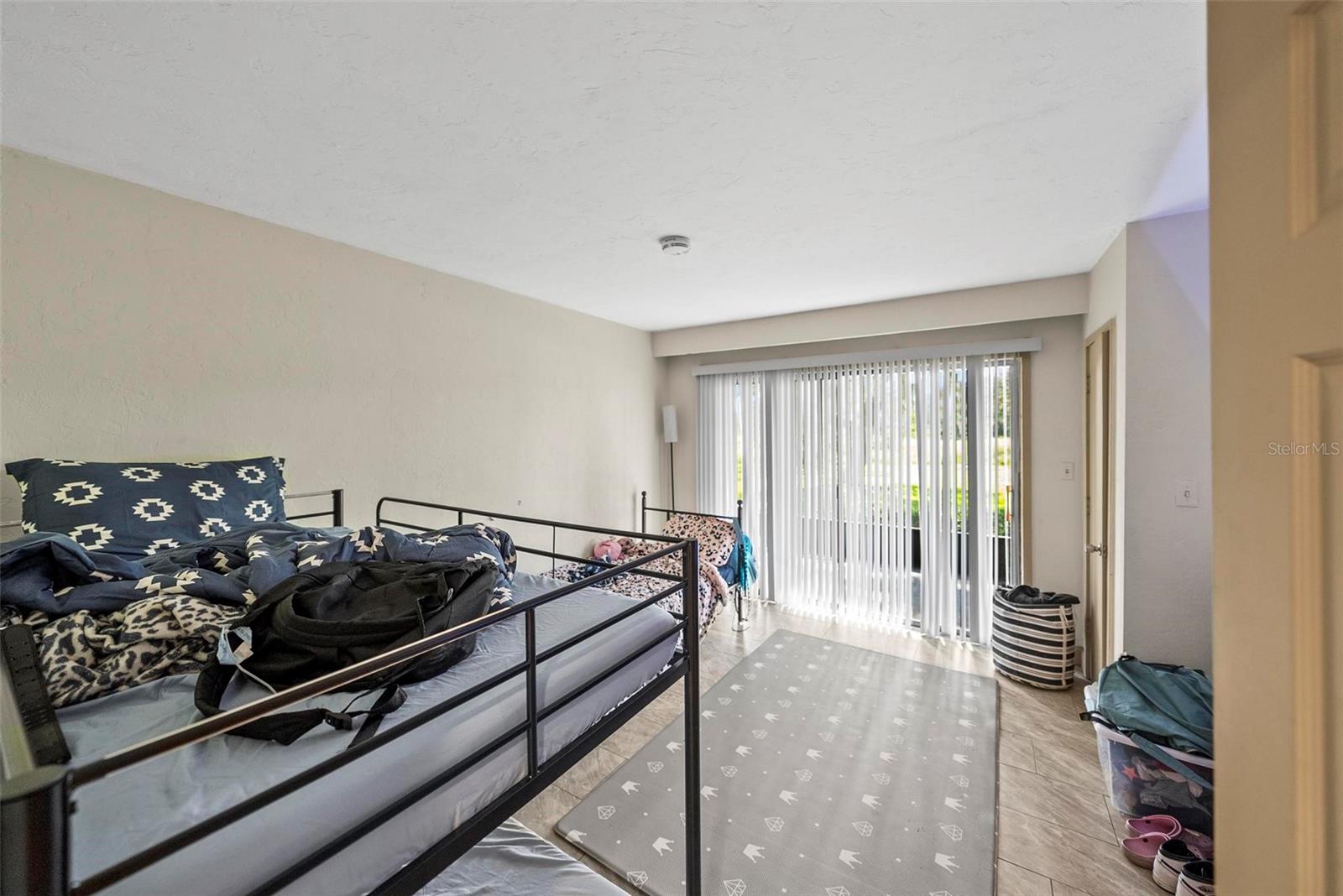 GRENELEFE CAMELOT CONDO UNIT 04 PH 01 - Residential