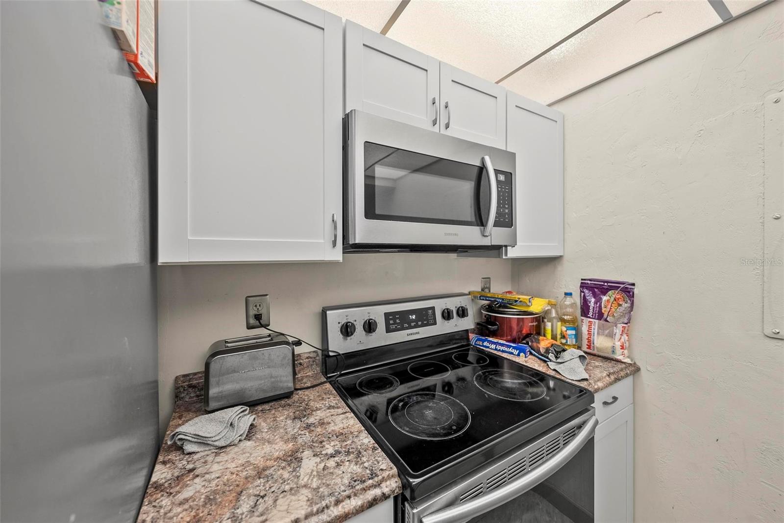 GRENELEFE CAMELOT CONDO UNIT 04 PH 01 - Residential