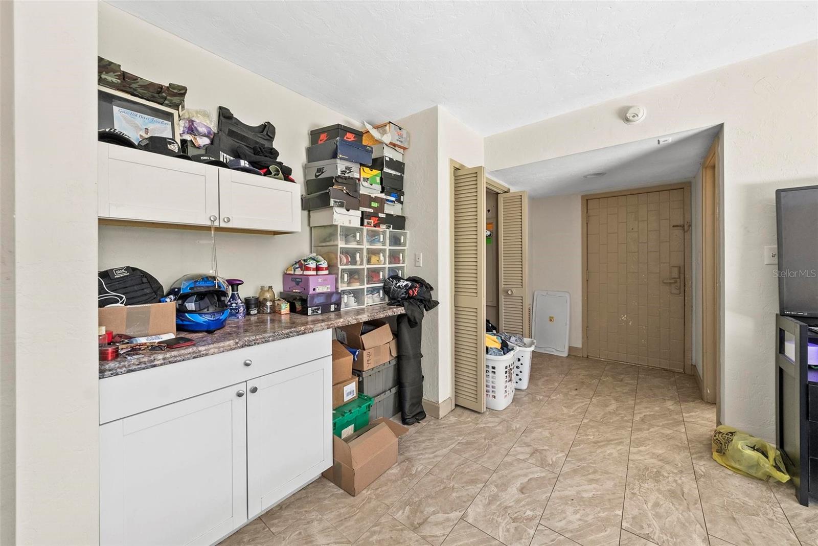 GRENELEFE CAMELOT CONDO UNIT 04 PH 01 - Residential