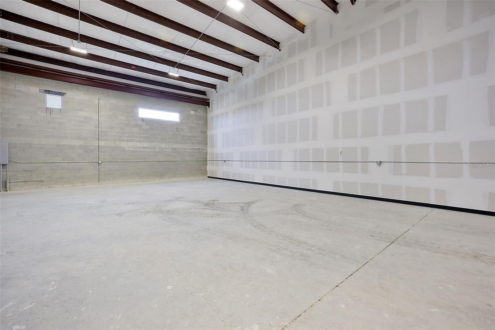 LEESBURG COMMONS BUS PARK - Commercial Sale