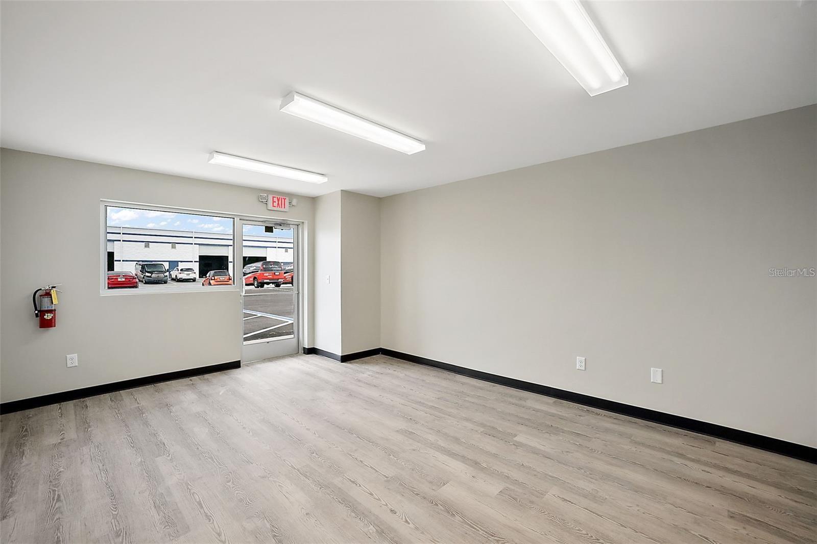 LEESBURG COMMONS BUS PARK - Commercial Sale