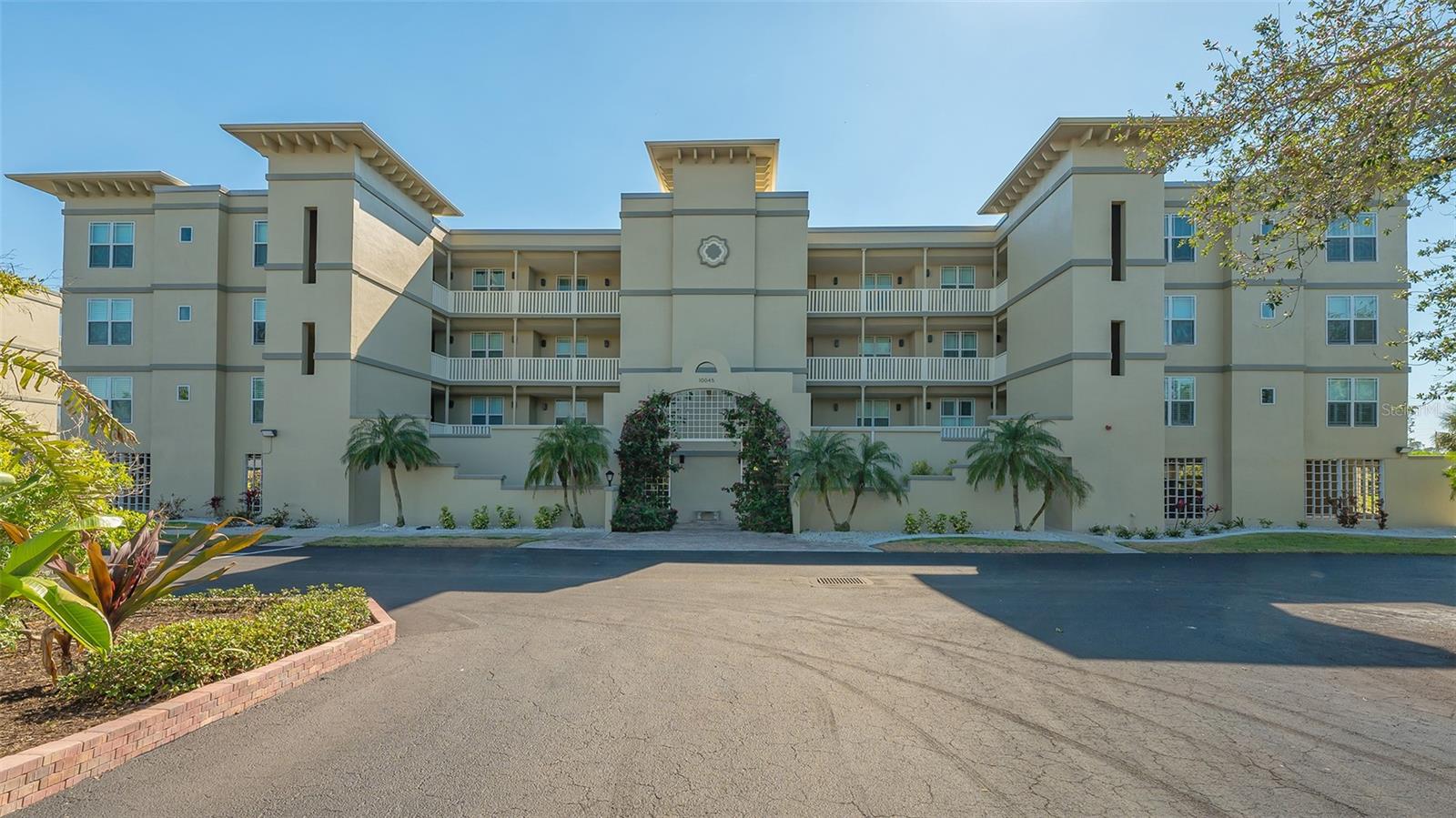 10045 LINKS LANE 203