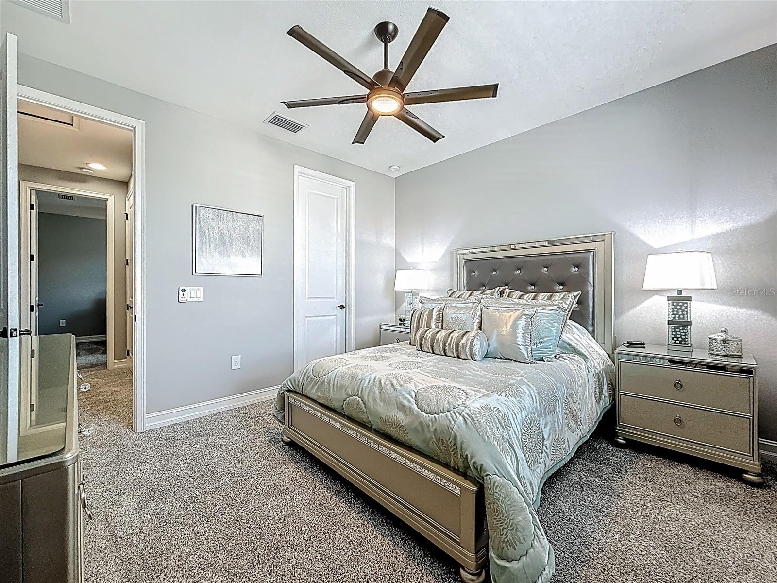 PROMENADE AT LAKE PARK PH - Residential