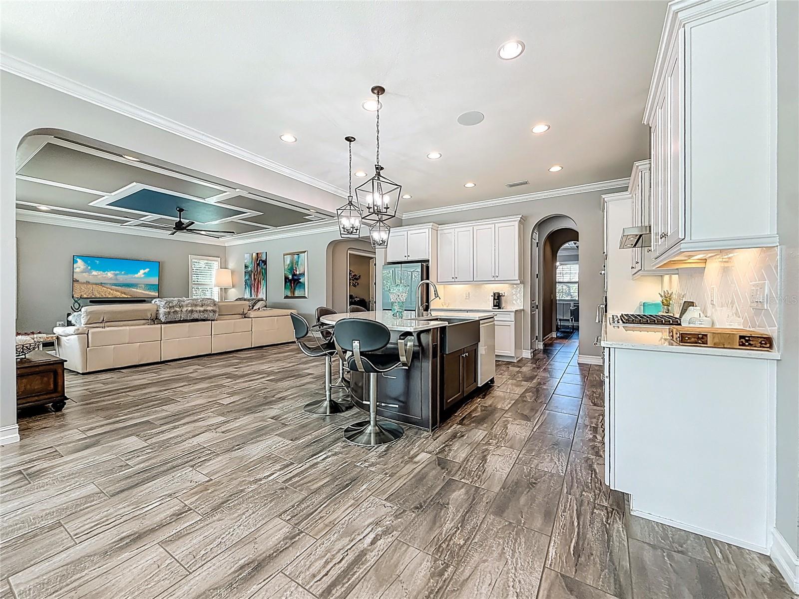 PROMENADE AT LAKE PARK PH - Residential