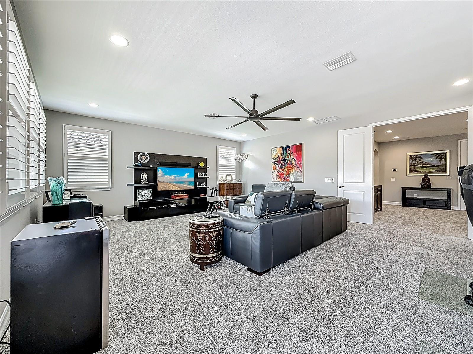 PROMENADE AT LAKE PARK PH - Residential