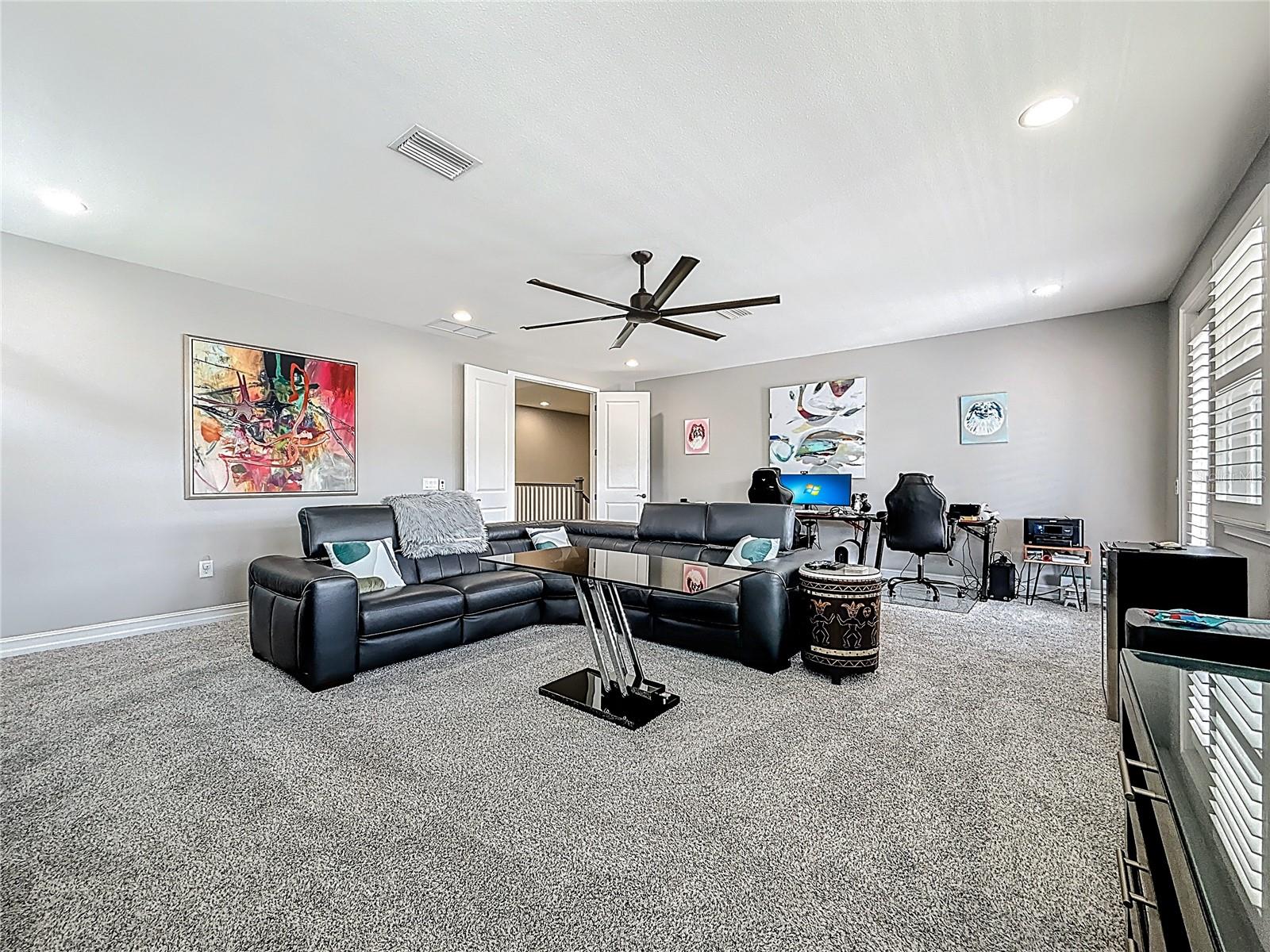 PROMENADE AT LAKE PARK PH - Residential