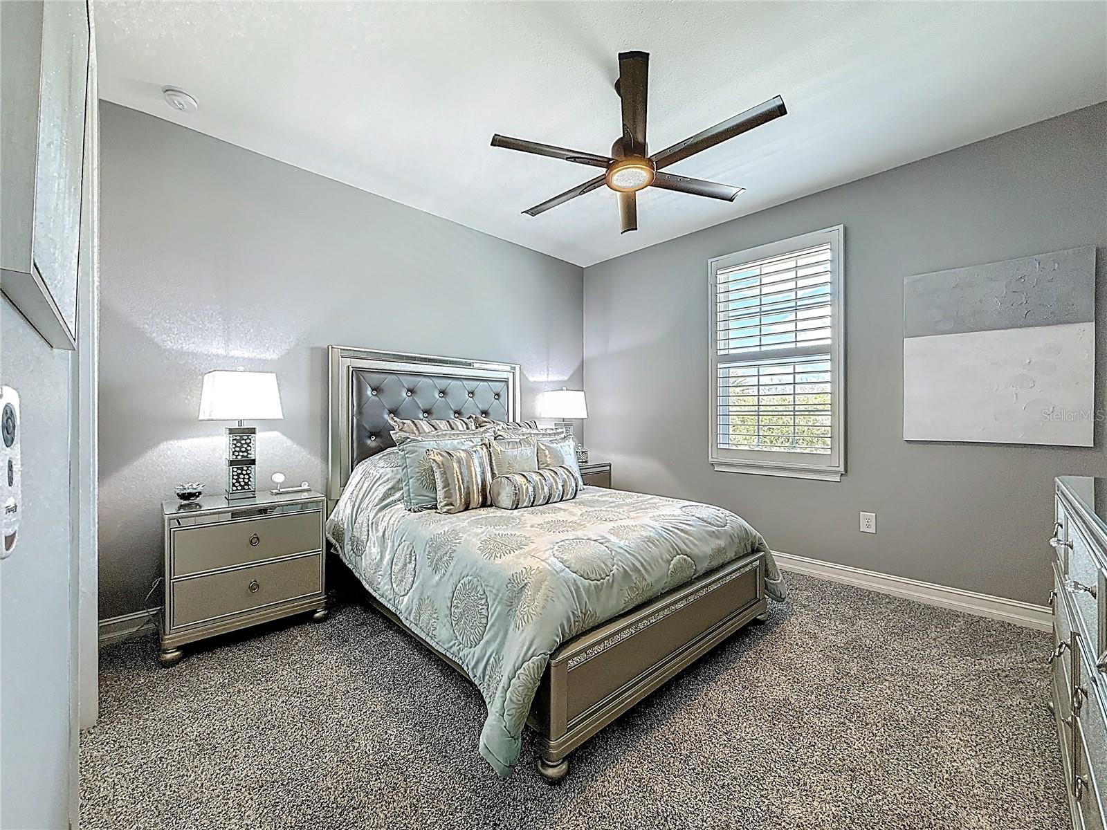 PROMENADE AT LAKE PARK PH - Residential