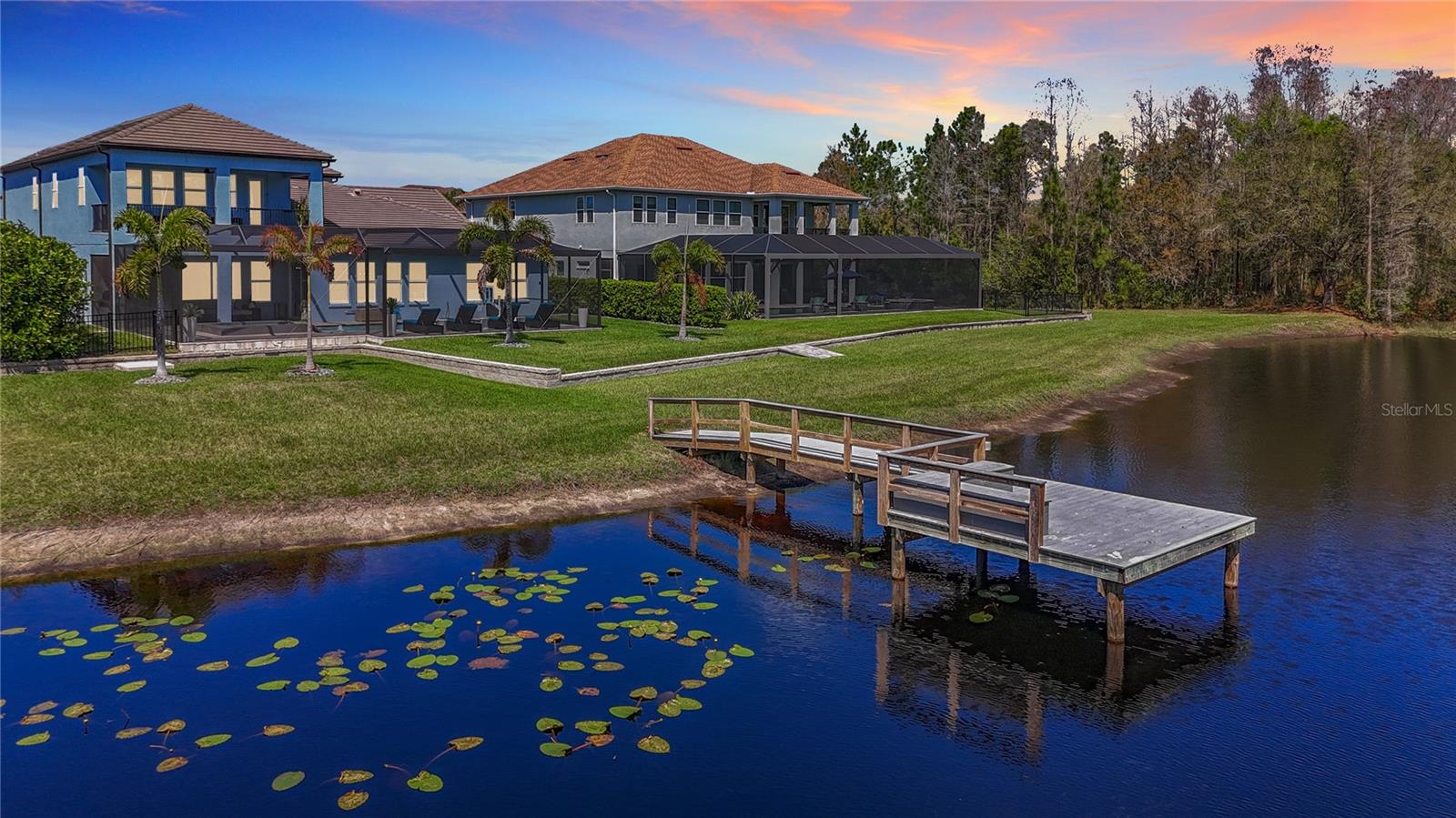 PROMENADE AT LAKE PARK PH - Residential