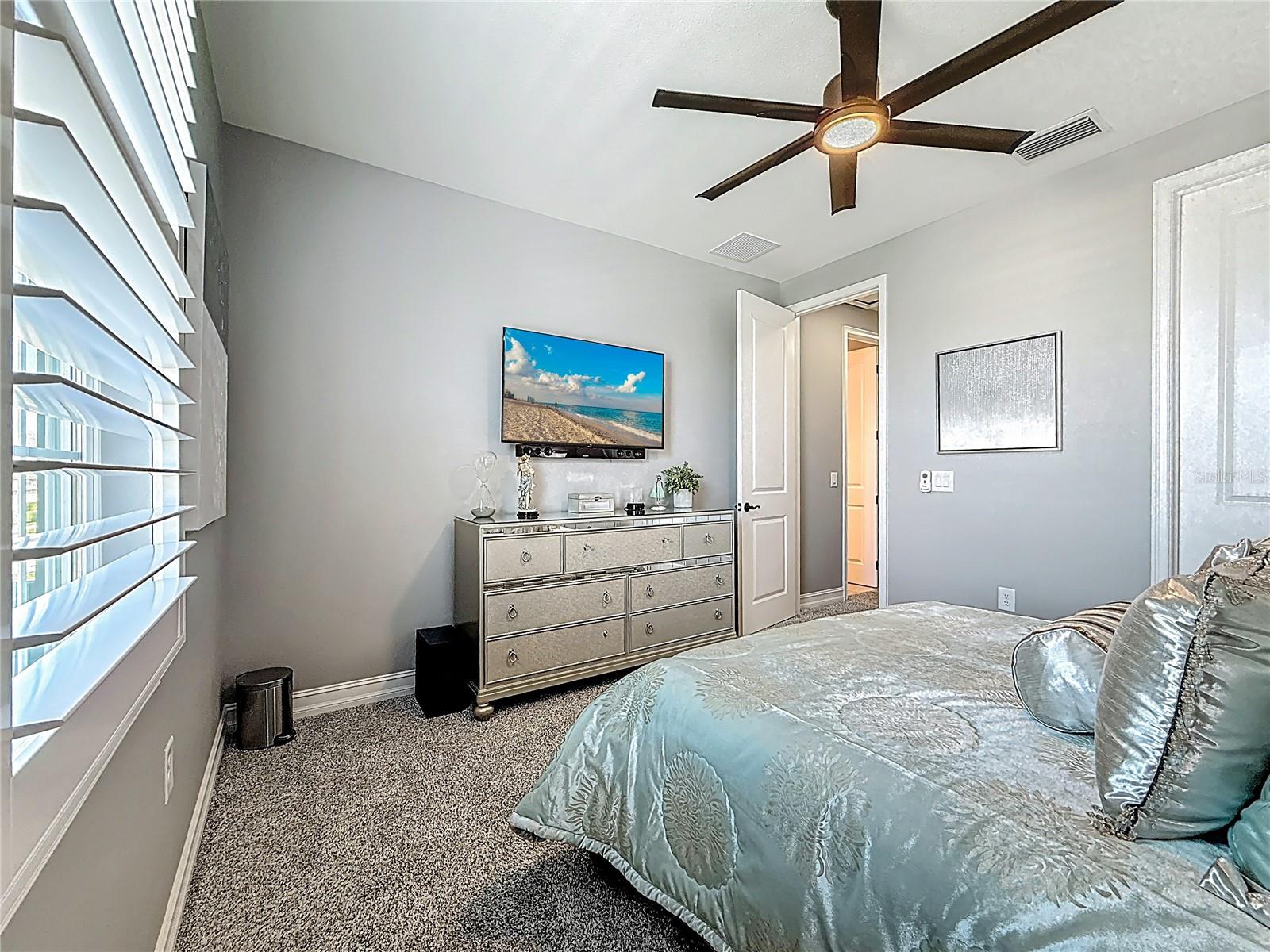 PROMENADE AT LAKE PARK PH - Residential