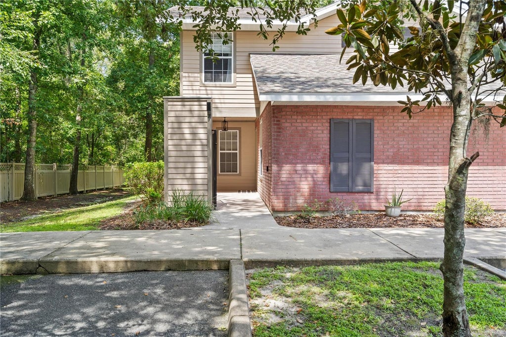 Photo of 1215 NW 55th Street NW #7, Gainesville, FL 32605 (MLS # GC542209)