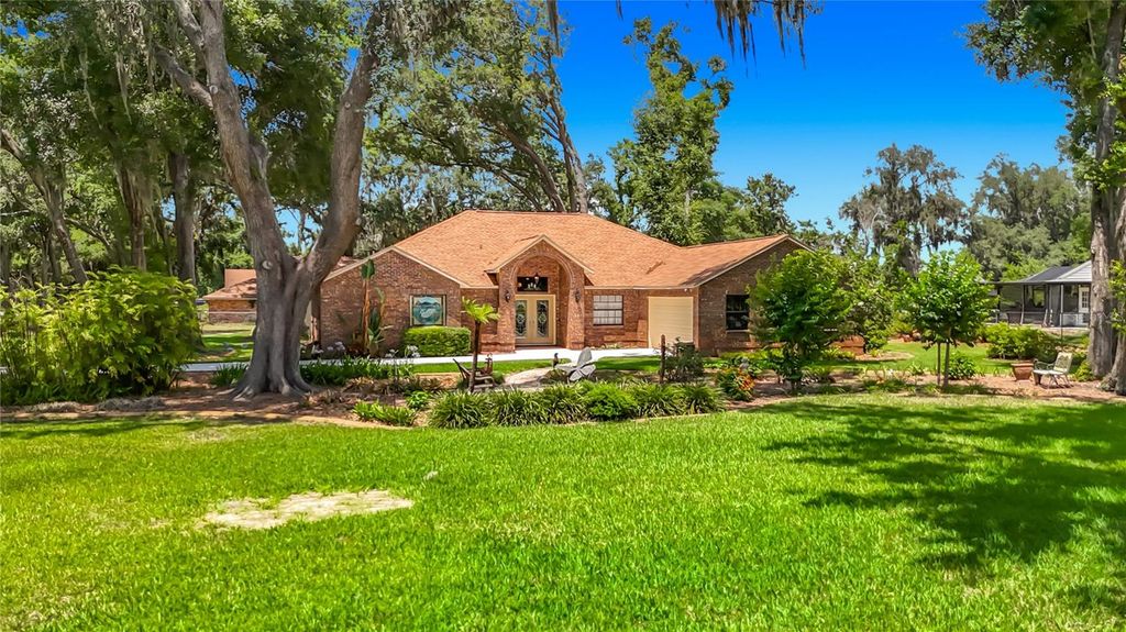 Photo of 2702 Stafford Oaks Place, Plant City, FL 33565 (MLS # TB8508416)