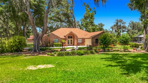 Photo of 2702 Stafford Oaks Place, Plant City, FL 33565 (MLS # TB8508416)