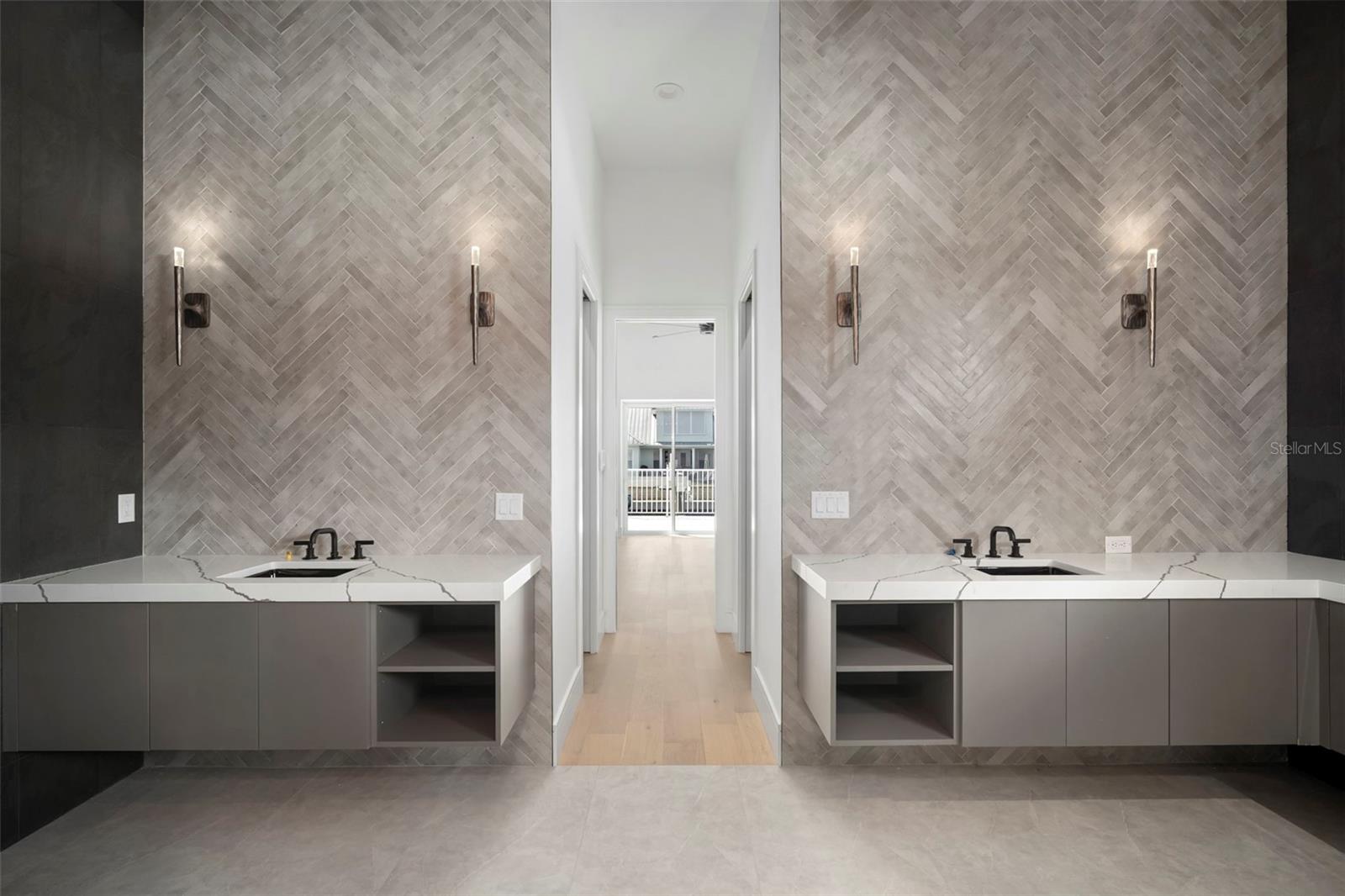 HAMMOCK BAY - Residential