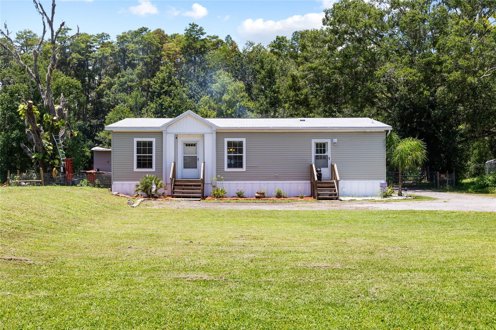 6415 MANGROVE DRIVE