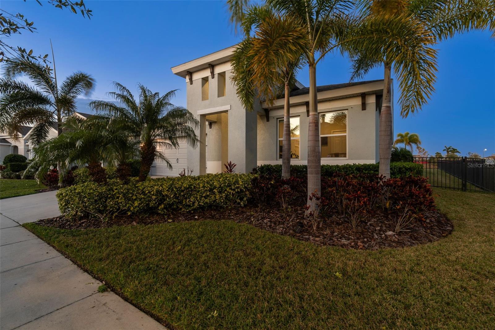 5424 SILVER SUN DRIVE